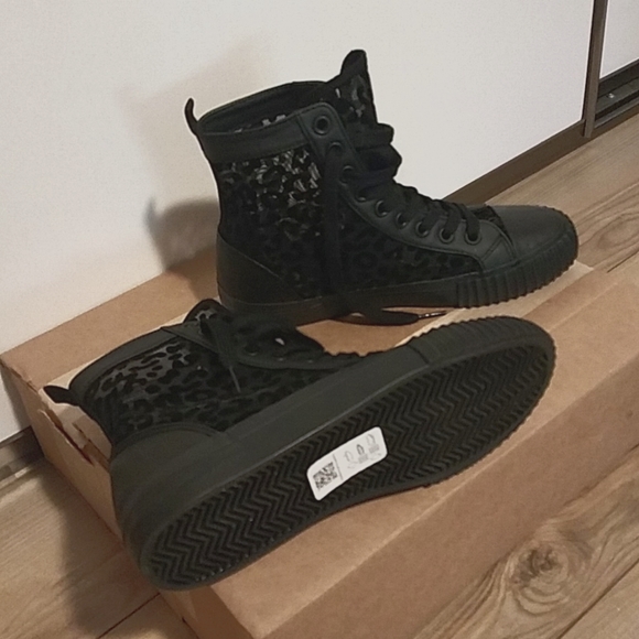 High top sneakers. - Picture 3 of 5